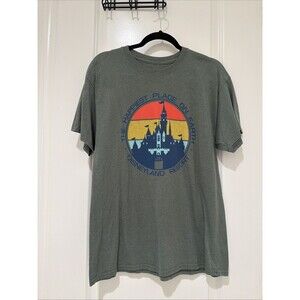 Disney T-shirt Large Disneyland Resort Graphic Happiest Place On Earth Sage Grn
